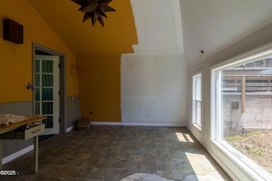 619 NW 6th St-11