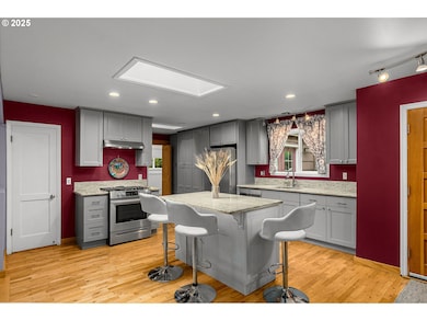 2612 SW Moss St, Portland, OR 97219 - photo 7