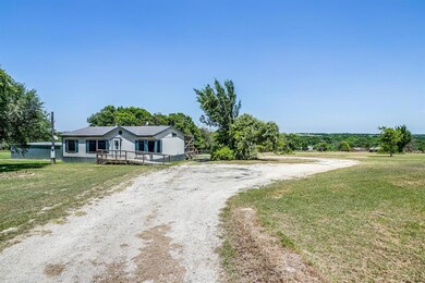 655 Sanger Dr, Springtown, TX 76082 - photo 4