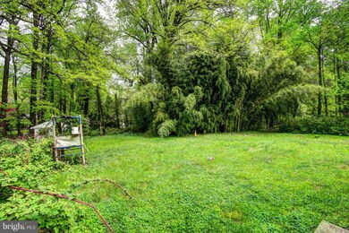 8938 Littleton St, Fairfax, VA 22032 - photo 6