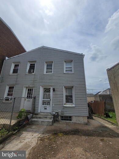 310 E Airy St, Norristown, PA 19401 - photo 2