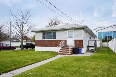 105 Riche Ave, Staten Island, NY 10314 - photo 3