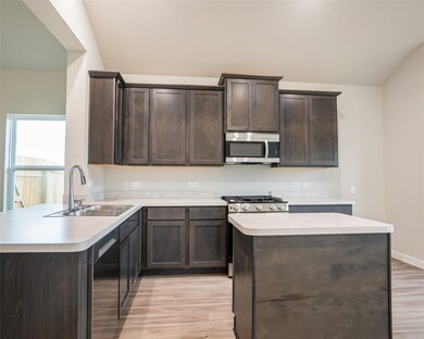 2524 Grace St, Bay City, TX 77414 - photo 5