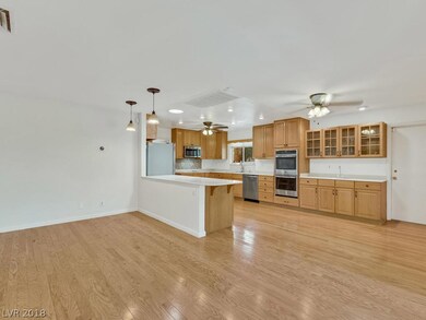 3644 Forestcrest Dr, Las Vegas, NV 89121 - photo 4