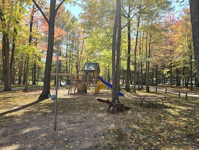 174 Sandy Oak Blvd unit 174, Houghton Lake, MI 48629 - photo 5