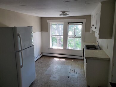 21 Pleasant St unit 3, Franklin, NH 03235 - photo 4