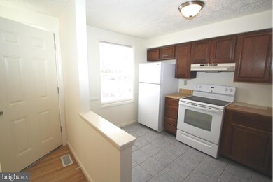 11715 Rosearbor Ct, Germantown, MD 20876 - photo 2