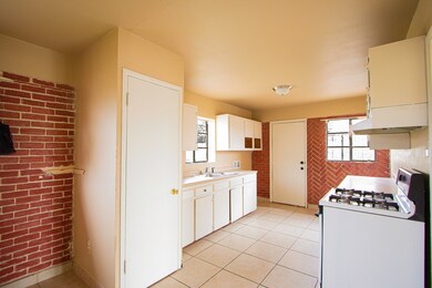 7741 Mustang Ave, El Paso, TX 79915 - photo 3