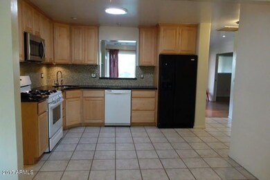 4241 E Piccadilly Rd, Phoenix, AZ 85018 - photo 5