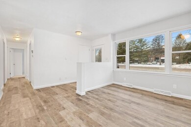 07_221SWhittaker_1_LivingRoom_LowRes
