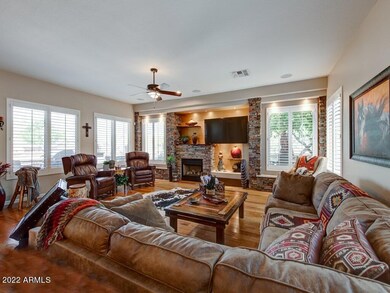 006_Family Room