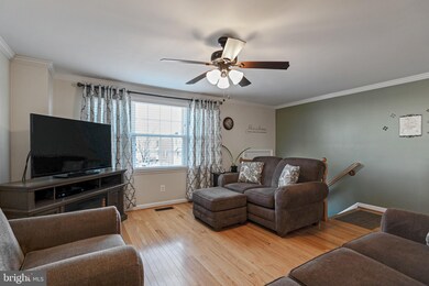 912 Grovehill Rd, Halethorpe, MD 21227 - photo 7