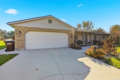 5535 Auburn Dr, Greenville, OH 45331 - photo 2