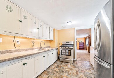 36 Dewey St, Ashland, OR 97520 - photo 4