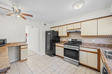 491 Leslie Ct unit 201, Des Plaines, IL 60016 - photo 7