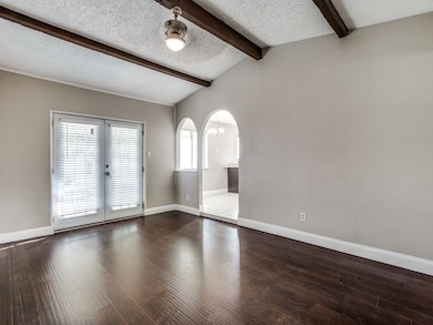 301 Springwillow Rd, Burleson, TX 76028 - photo 3