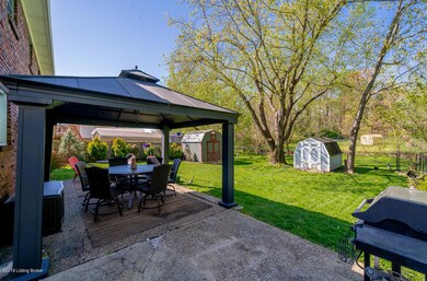 8308 Cloverport Dr, Louisville, KY 40228 - photo 4