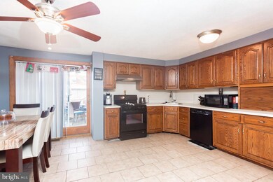 229 Carre Ave, Essington, PA 19029 - photo 6