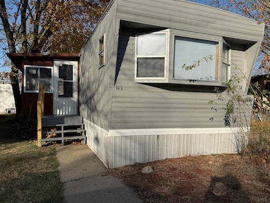 303 Lorraine Dr unit WOODRIDGE ESTATES, Freeport, IL 61032 - photo 3