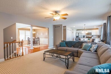 1558 W 67th St, Davenport, IA 52806 - photo 3