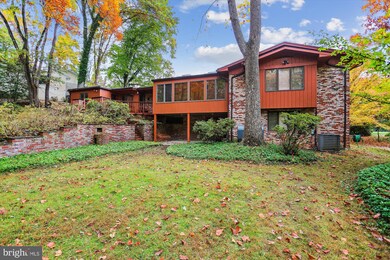 10427 Windsor View Dr, Potomac, MD 20854 - photo 2