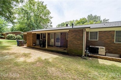 308 Holland Cir, Statesville, NC 28677 - photo 6