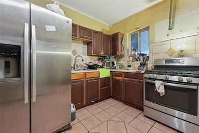 905 Shaw St, Des Moines, IA 50309 - photo 2