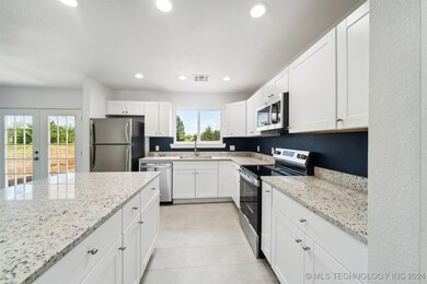 1192 N 4345 Rd, Pryor, OK 74361 - photo 5