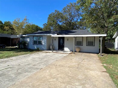 503 N Sewell Dr, Decatur, TX 76234 - photo 2
