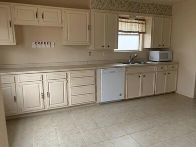 519 W Murray St, Denison, TX 75020 - photo 3