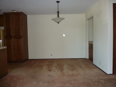 488 Ridgecrest Trail #131 Dining area