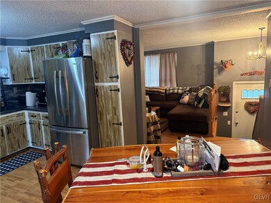 121 Honeysuckle Dr, Jim Thorpe, PA 18229 - photo 5