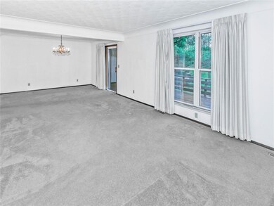 711 Valley Dr, Maryville, IL 62062 - photo 7