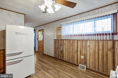 208 Fulton St, Hancock, MD 21750 - photo 6