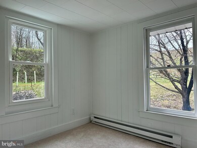 106 Greenwood St, Brunswick, MD 21716 - photo 4