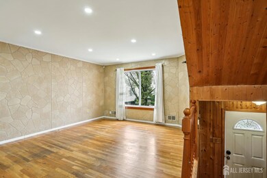 306 Holly Dr unit 306, Perth Amboy, NJ 08861 - photo 5