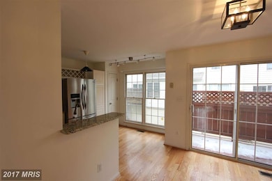 2404 Garnett Dr, Alexandria, VA 22311 - photo 7