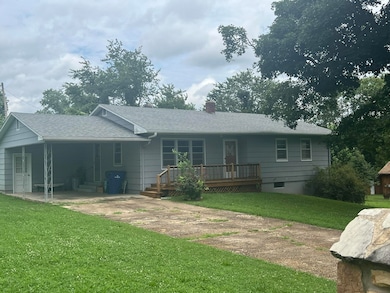 665 Cochran Ave, Mammoth Spring, AR 72554 - photo 2