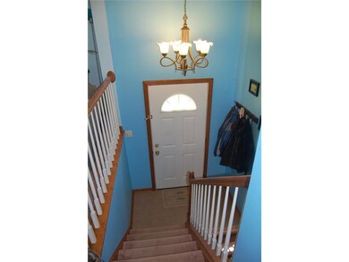 Entry/Foyer.