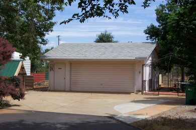 Detached Garage