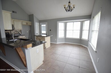 Kitchen and breakfast area