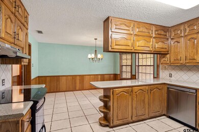 1454 Santa fe Trail, Tyler, TX 75703 - photo 7