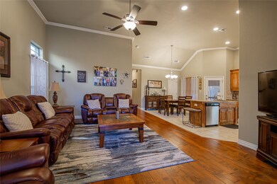 2200 Cobblestone Ct, Granbury, TX 76049 - photo 5