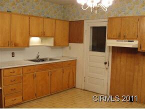 302 E Marks St, Swayzee, IN 46986 - photo 4