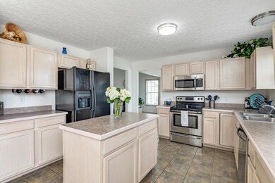 013-1104MullensCourt-Columbus-OH-43228-F