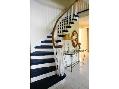 Entry/Foyer.