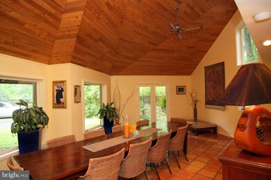 8919 Tuckerman Ln, Potomac, MD 20854 - photo 3