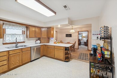 134 N Vine St, Bryan, OH 43506 - photo 7