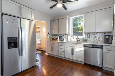 14 Greene St, Warwick, RI 02886 - photo 4