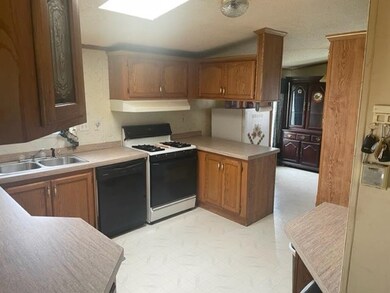 1123 Flint Rd, Stoughton, WI 53589 - photo 6